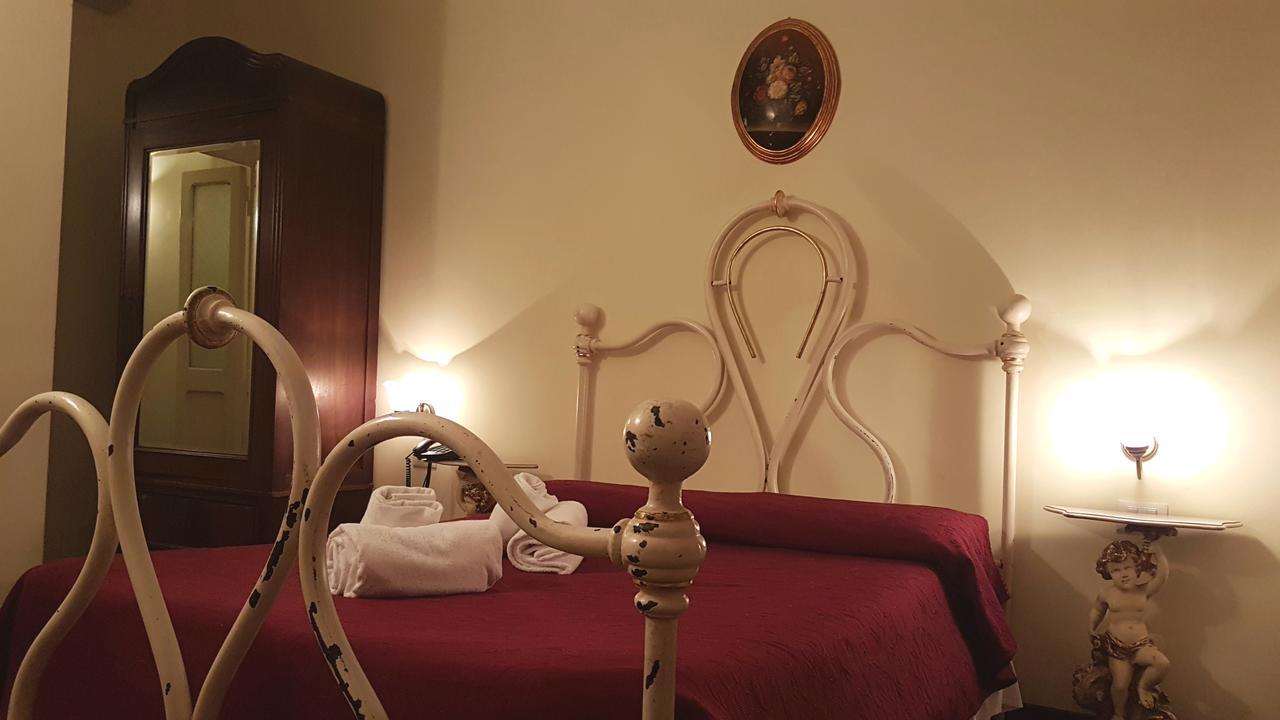 Hotel Dimora Storica Urbana Roma Exterior foto